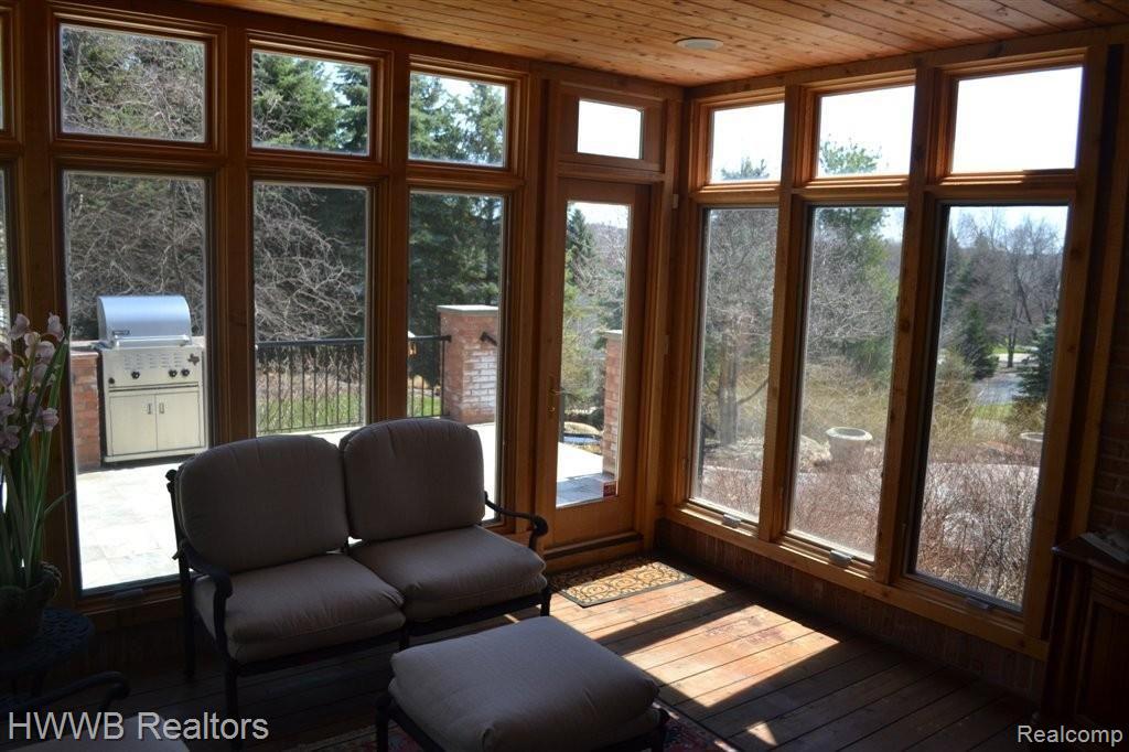 1460 Highpoint Court Rochester, MI 48306 - Photo 6 of 24 Sunroom