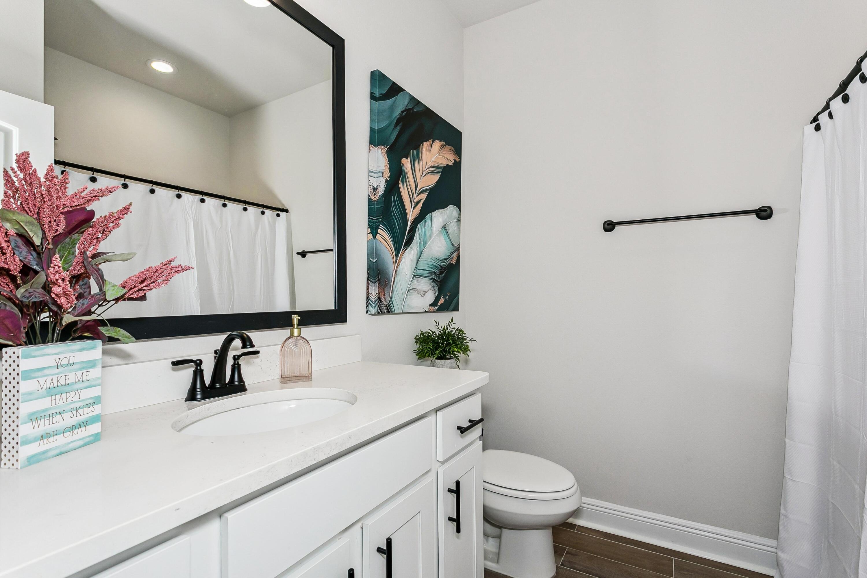 124 Apollo Avenue Freeport, FL 32439 - Photo 21 of 41 Bathroon #2