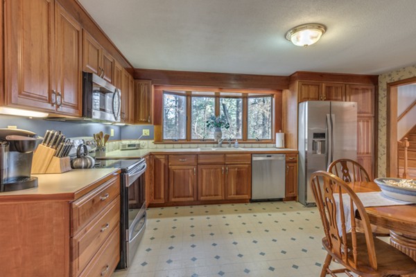 22 Country Road Westford, MA 01886 - Photo 7 of 23 Gallery Image 7