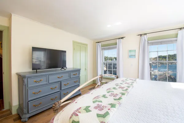 $849,000 | 53 Commercial Street, Boothbay Harbor, ME 04538