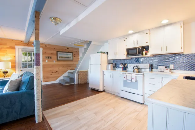 $925,000 | 53 Commercial Street, Boothbay Harbor, ME 04538