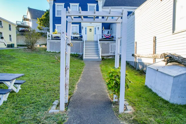 $925,000 | 53 Commercial Street, Boothbay Harbor, ME 04538