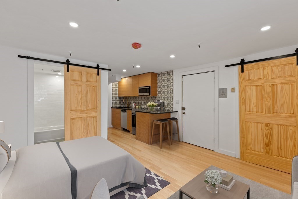 511 Beacon Street, Unit 2 Boston, MA 02215 - Photo 2 of 7