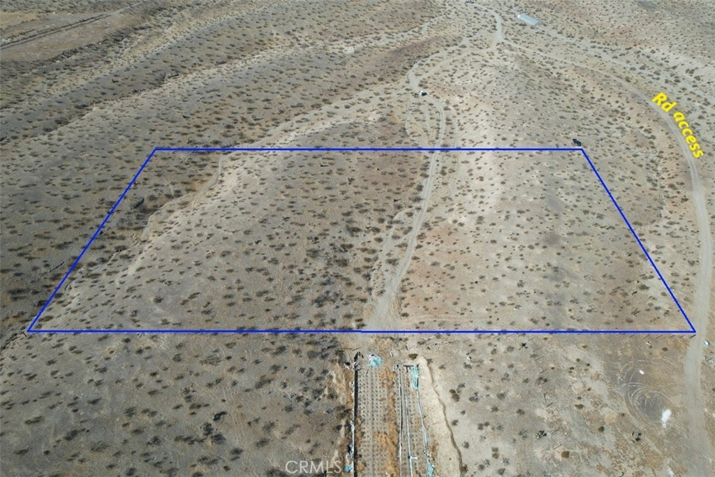 2 South Pipeline Road Oro Grande, CA 92368 - Photo 4 of 15 a view of a hallway