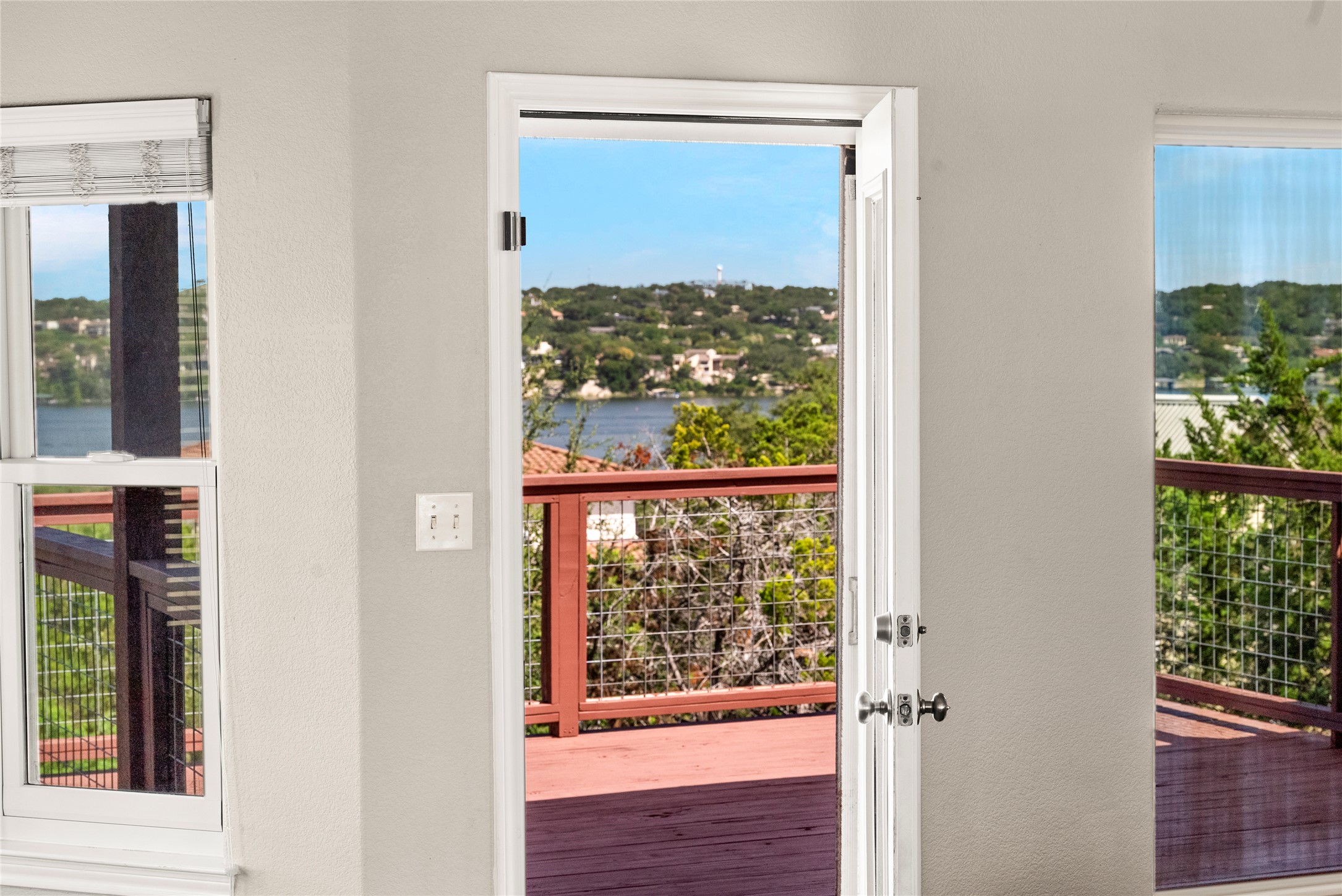 The lake view inviting you​​‌​​​​‌​​‌‌​‌‌​​‌​​​​‌​​​‌‌​‌‌‌ out...