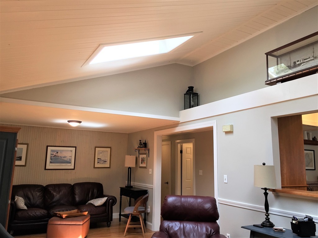 15 Thompson Road Beverly, MA 01915 - Photo 5 of 19 Gallery Image 5