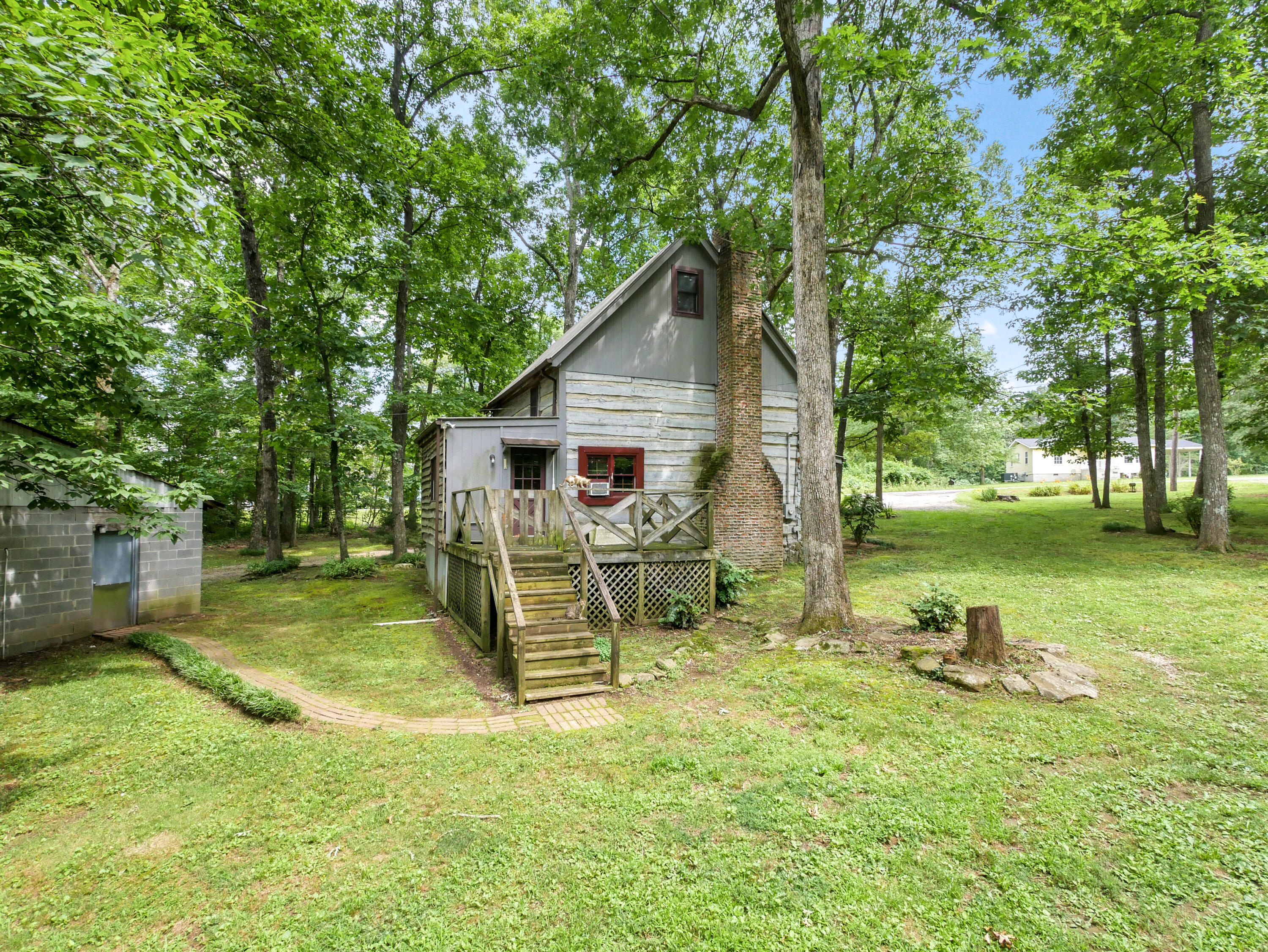 945 Miller Road Signal Mountain, TN 37377 - Photo 4 of 37 5-P1610788