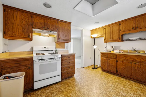 $324,900 | 110136 Stanford Circle, Chaska, MN 55318