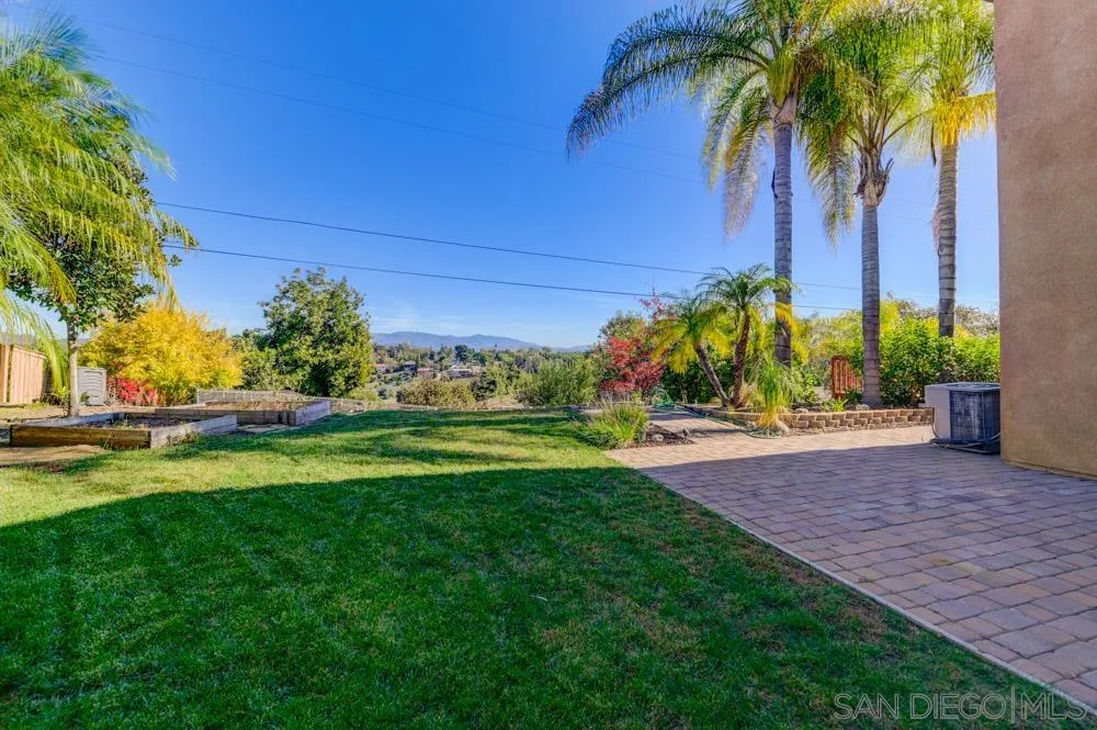 344 Natalie Way Fallbrook, CA 92028 - Photo 23 of 37 a front view of a house with garden