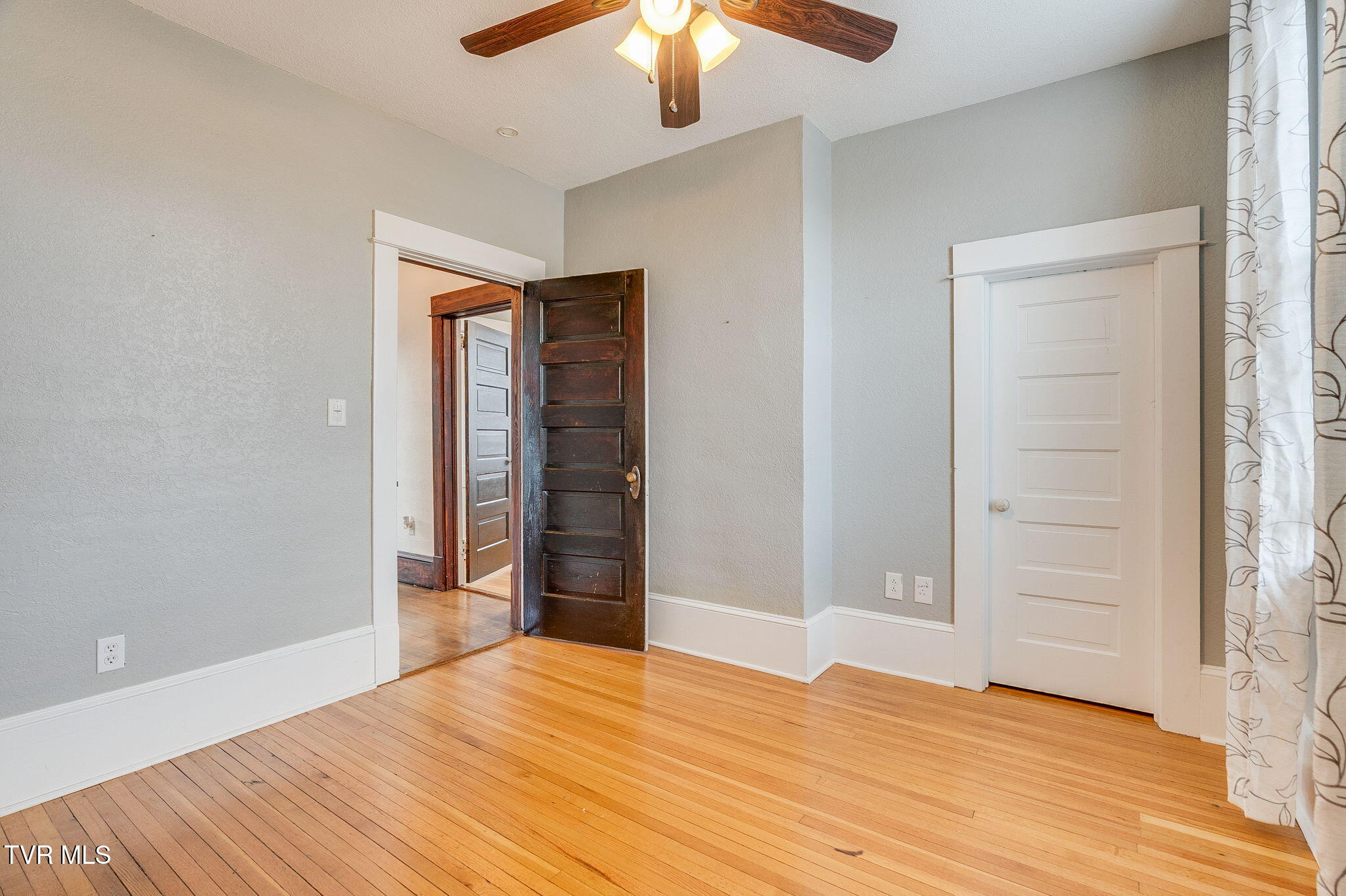 102 West Maple Street Johnson City, TN 37604 - Photo 24 of 40 024