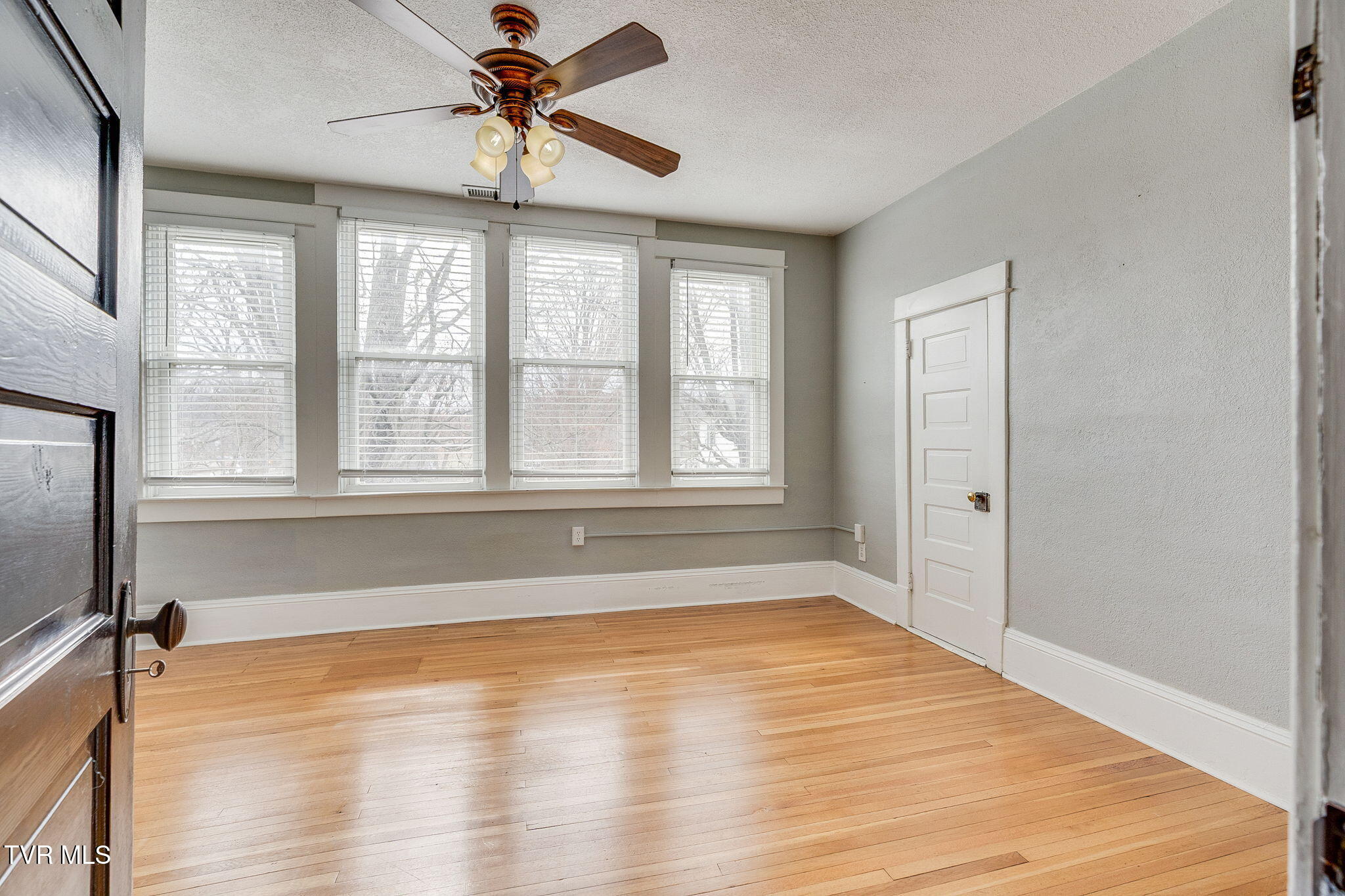 102 West Maple Street Johnson City, TN 37604 - Photo 29 of 40 029