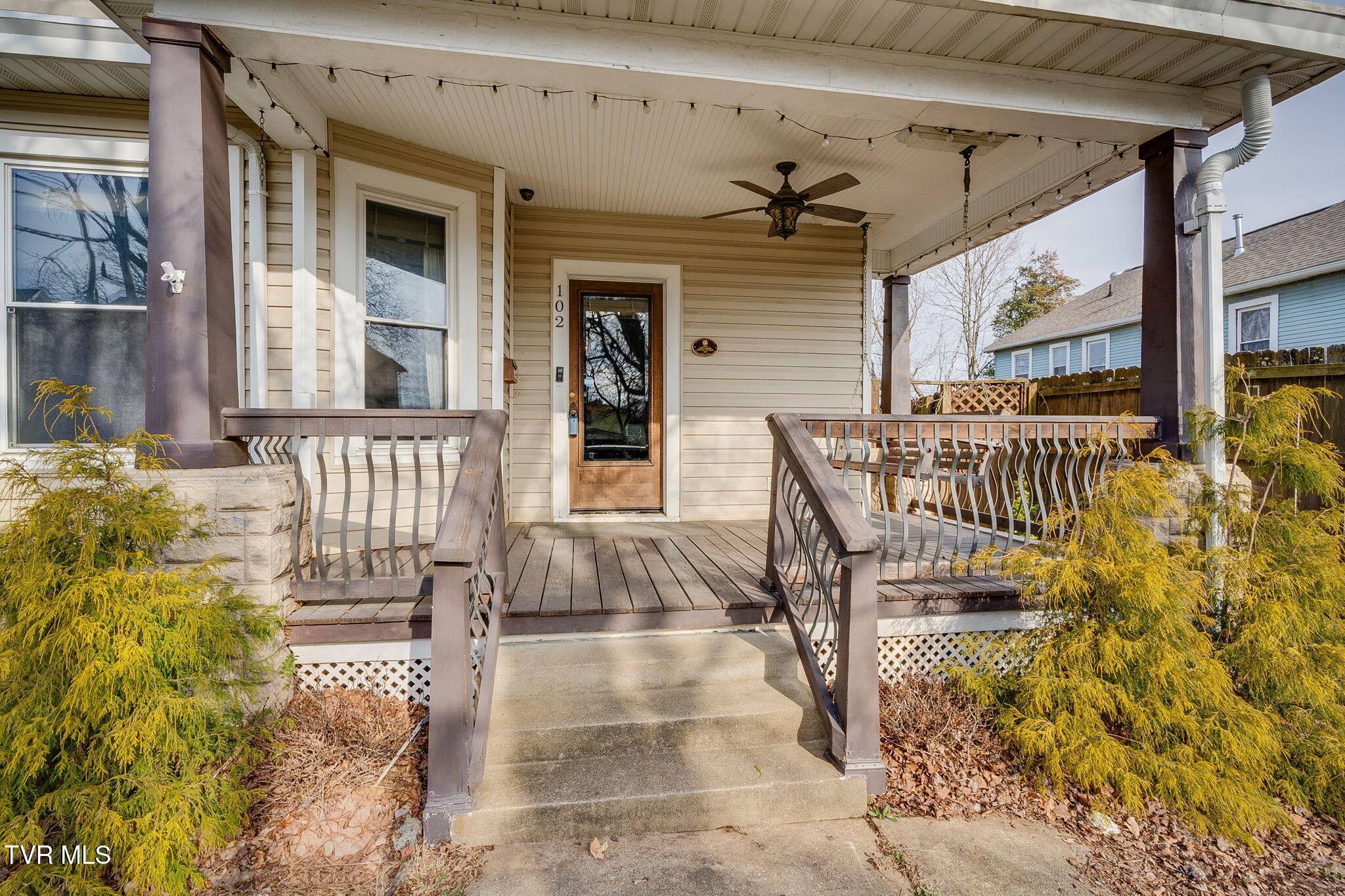 102 West Maple Street Johnson City, TN 37604 - Photo 3 of 40 003