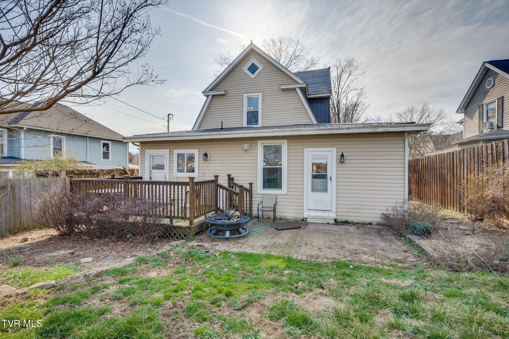 102 West Maple Street Johnson City, TN 37604 - Photo 36 of 40 036