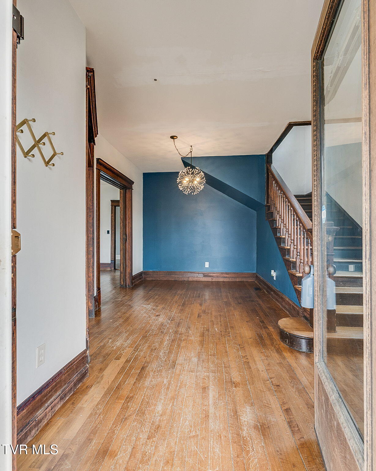 102 West Maple Street Johnson City, TN 37604 - Photo 4 of 40 004