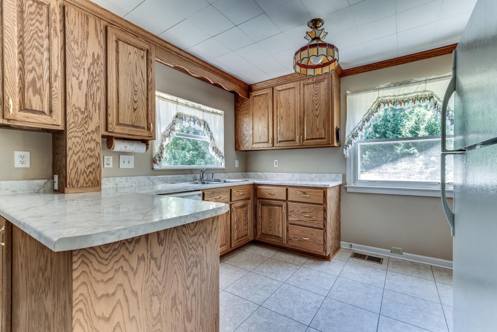 121 Georgia Avenue Oak Ridge, TN 37830 - Photo 8 of 21 Gallery Image 8