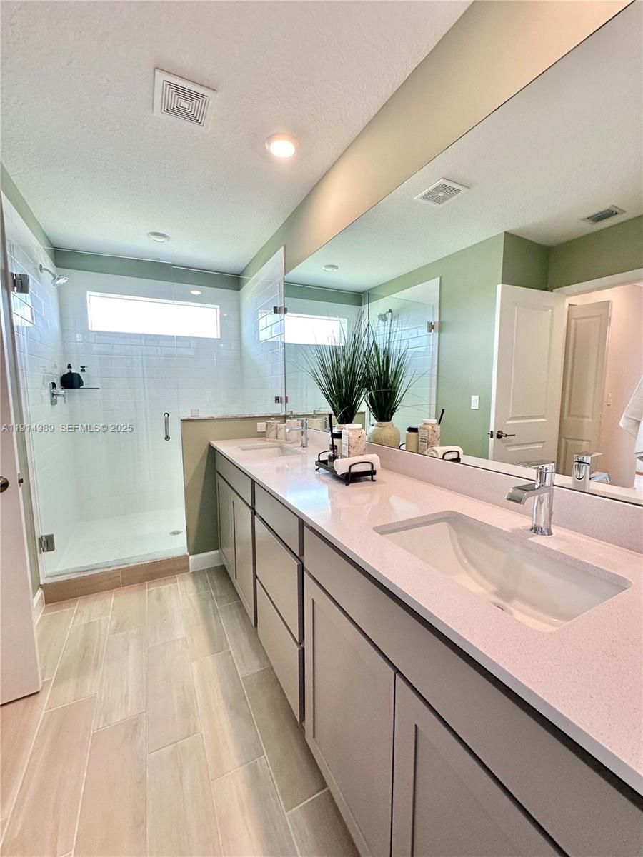 19689 Whispering Creek Road Loxahatchee, FL 33470 - Photo 17 of 38