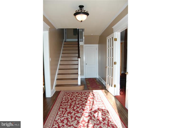 115 Broadview Road Springfield, PA 19064 - Photo 4 of 25 Foyer