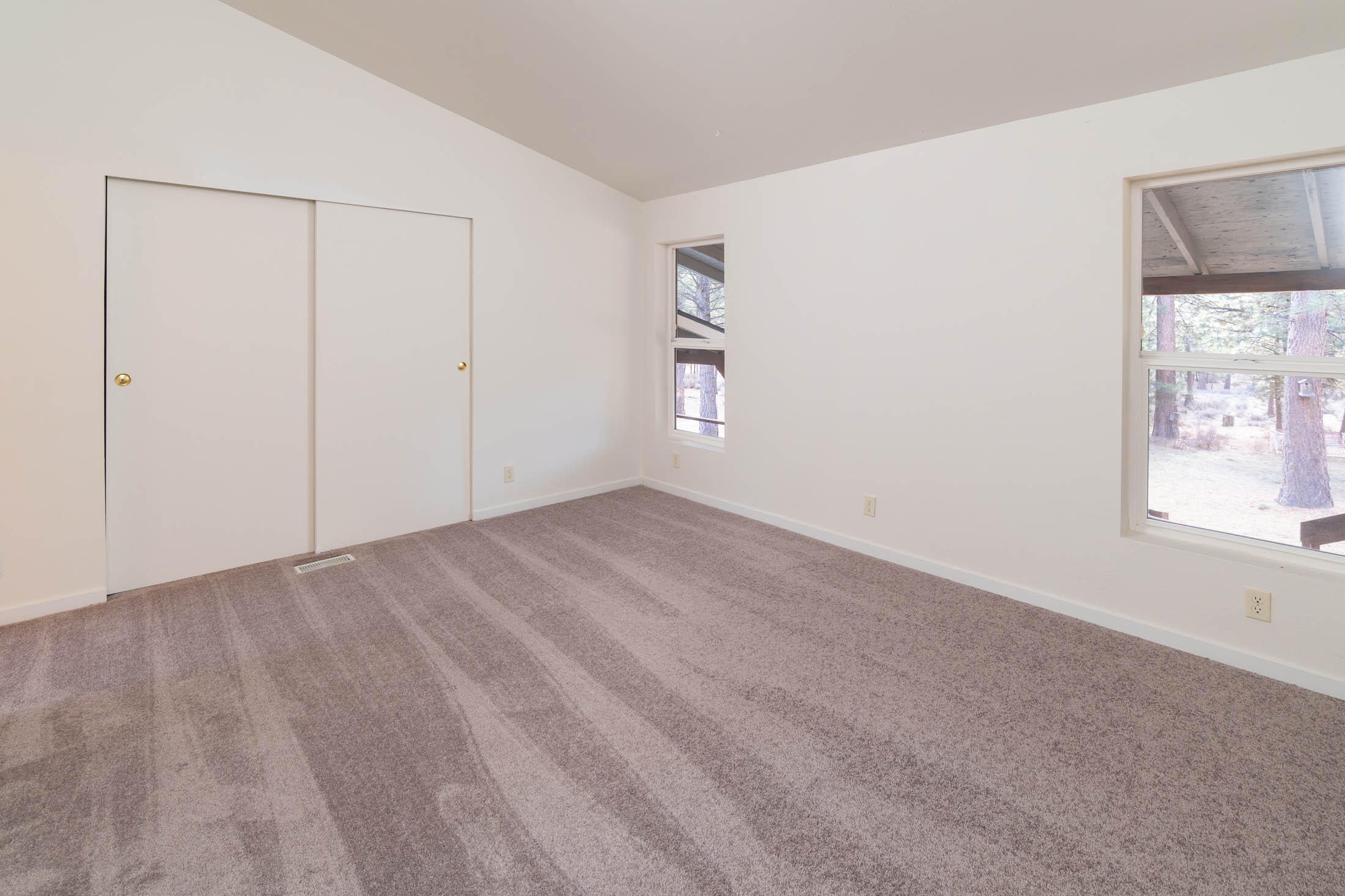 2706 Boone Circle La Pine, OR 97739 - Photo 10 of 32 2106 Boone Ct_0083