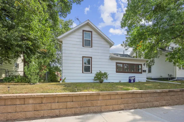 $178,900 | 424 23rd Avenue North, St. Cloud, MN 56303