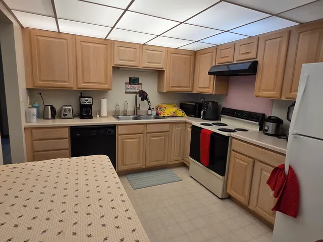 $230,000 | 475 Plum Creek Drive, Unit 206, Wheeling, IL 60090