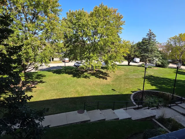 $230,000 | 475 Plum Creek Drive, Unit 206, Wheeling, IL 60090