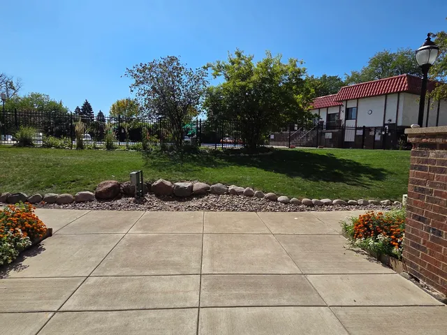 $230,000 | 475 Plum Creek Drive, Unit 206, Wheeling, IL 60090