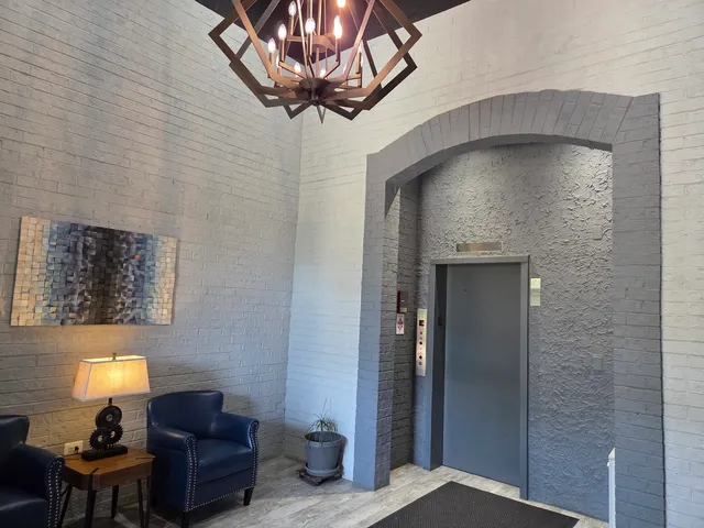 $230,000 | 475 Plum Creek Drive, Unit 206, Wheeling, IL 60090