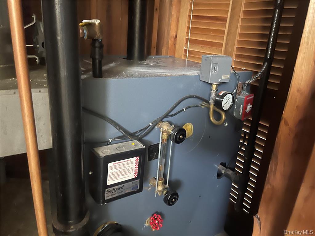 248-29 88th Road Queens, NY 11426 - Photo 7 of 20