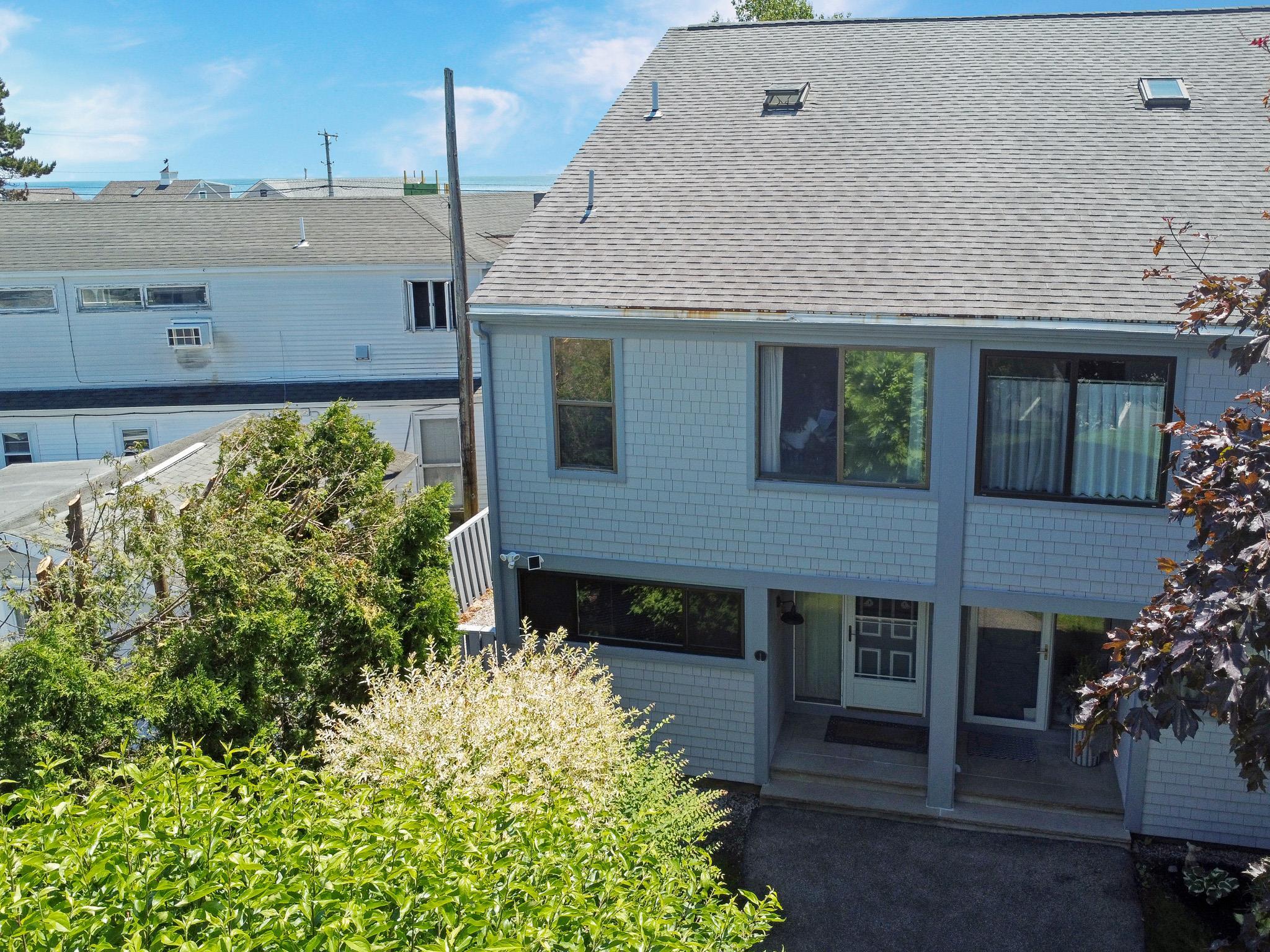 951 Ocean Boulevard, Unit 1 Hampton, NH 03842 - Photo 3 of 34