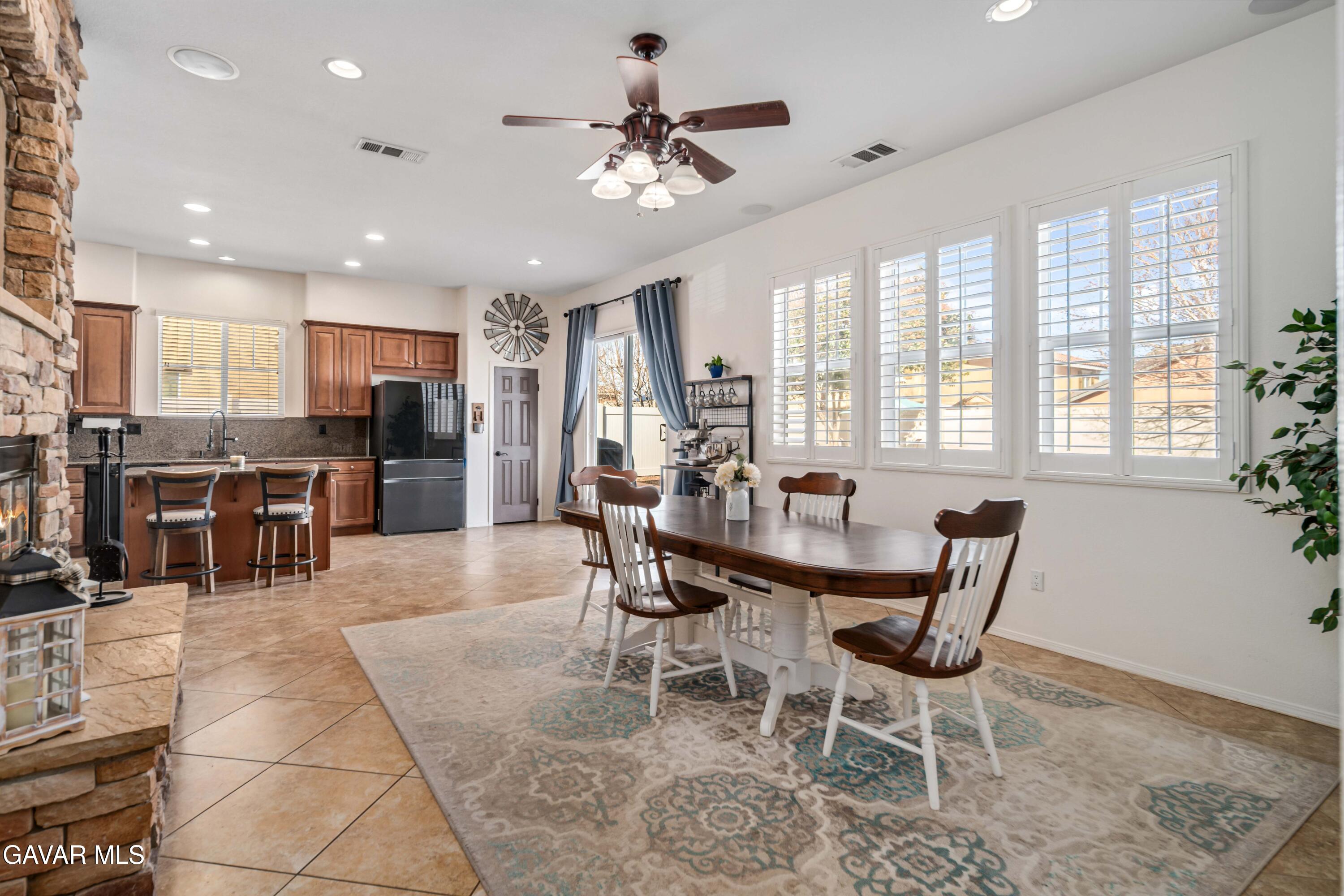 907 Valerie Lane Tehachapi, CA 93561 - Photo 11 of 48 Valerie-16