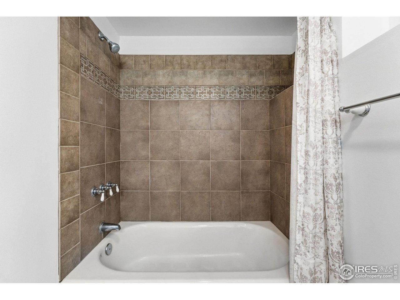 7240 Glacier View Road Longmont, CO 80503 - Photo 35 of 42