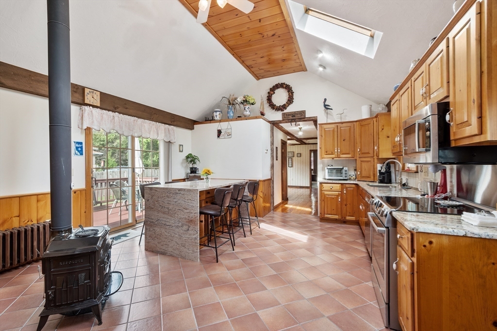 22 Svenson Road Shrewsbury, MA 01545 - Photo 12 of 42 Gallery Image 12