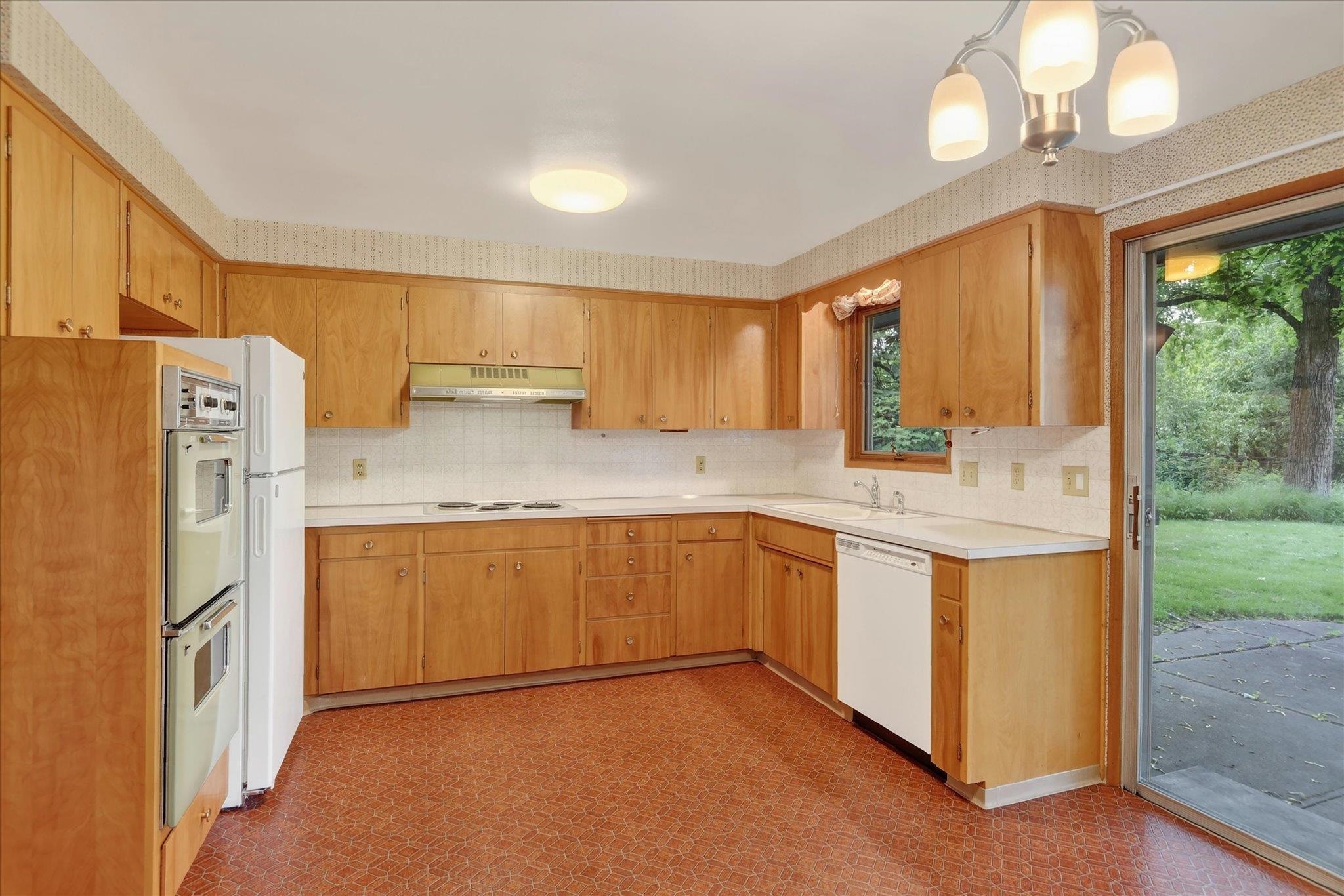 204 West 33rd Avenue Spokane, WA 99203 - Photo 10 of 37