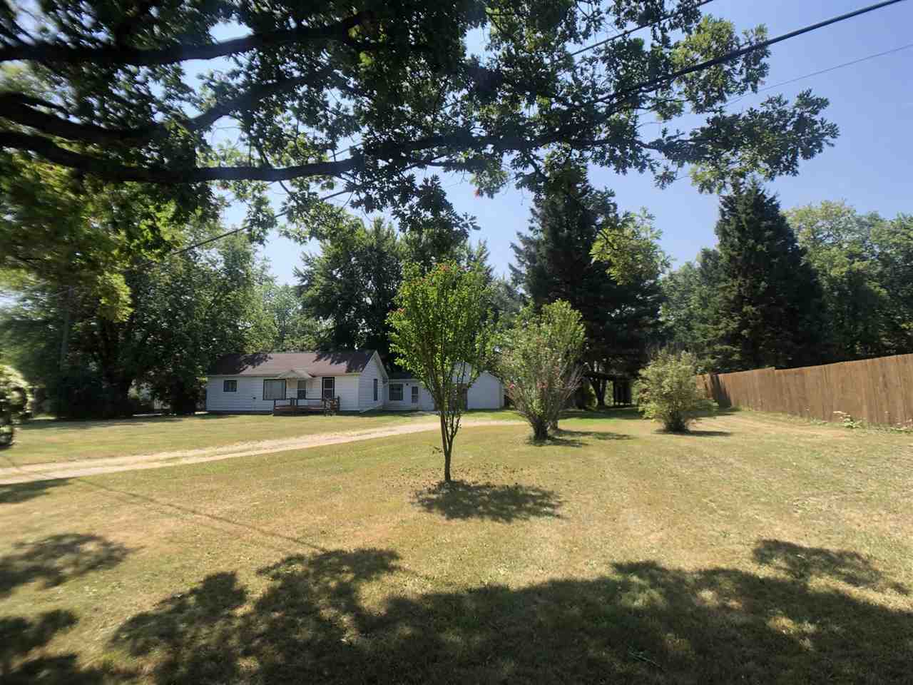 723 West Madison Road St. Louis, MI 48880 - Photo 3 of 16 1892101-2.JPG