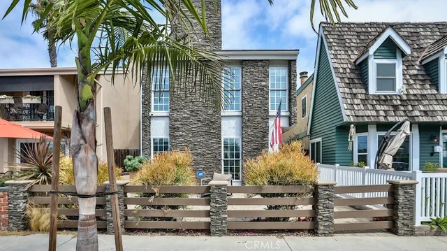 $7,000 | 203 Frankfort Avenue, Huntington Beach, CA 92648