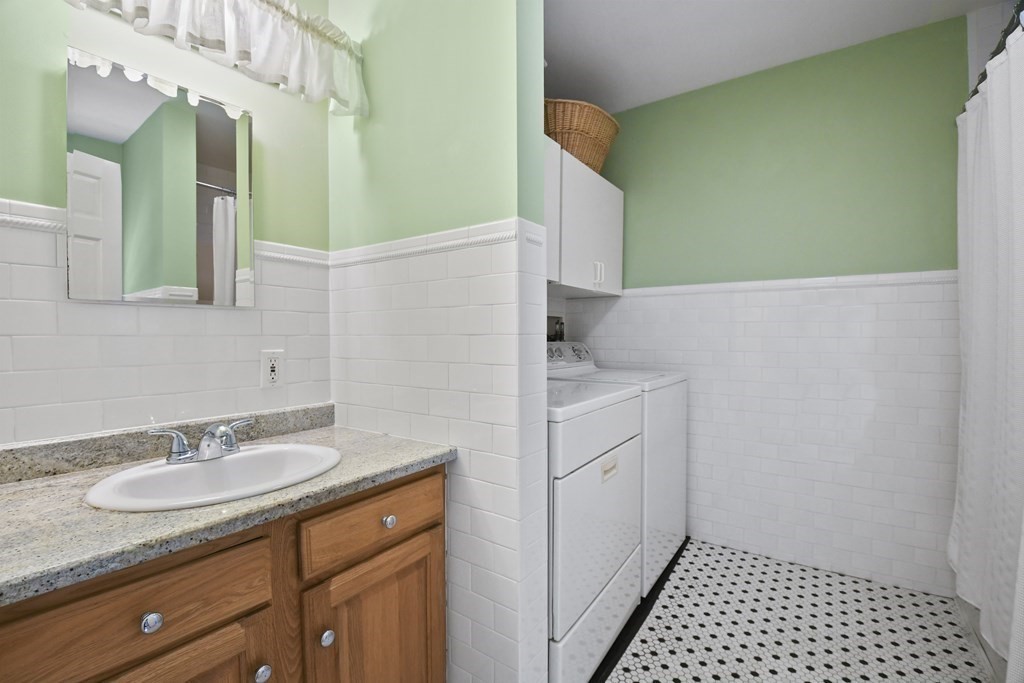 5 Pine Island Road Milford, MA 01757 - Photo 13 of 27