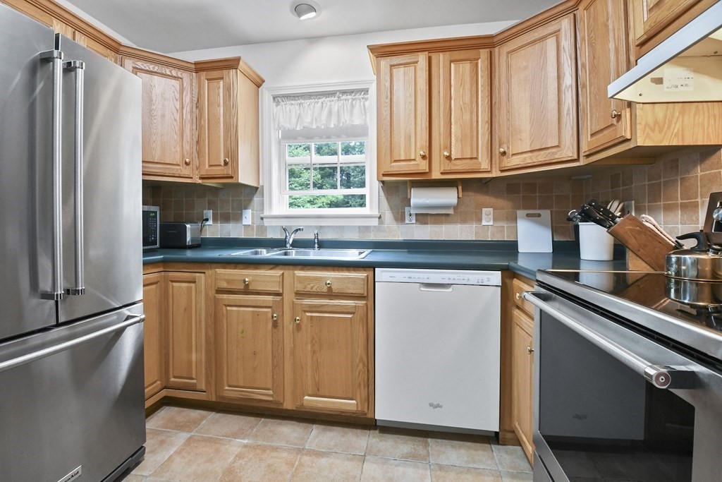 5 Pine Island Road Milford, MA 01757 - Photo 7 of 27