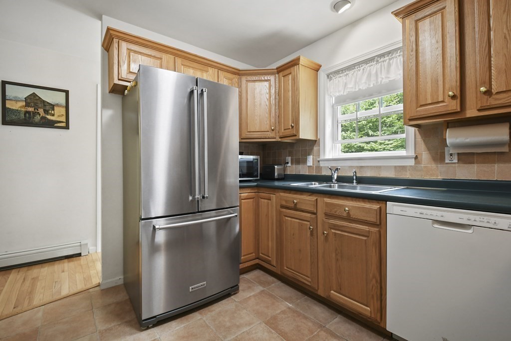 5 Pine Island Road Milford, MA 01757 - Photo 8 of 27