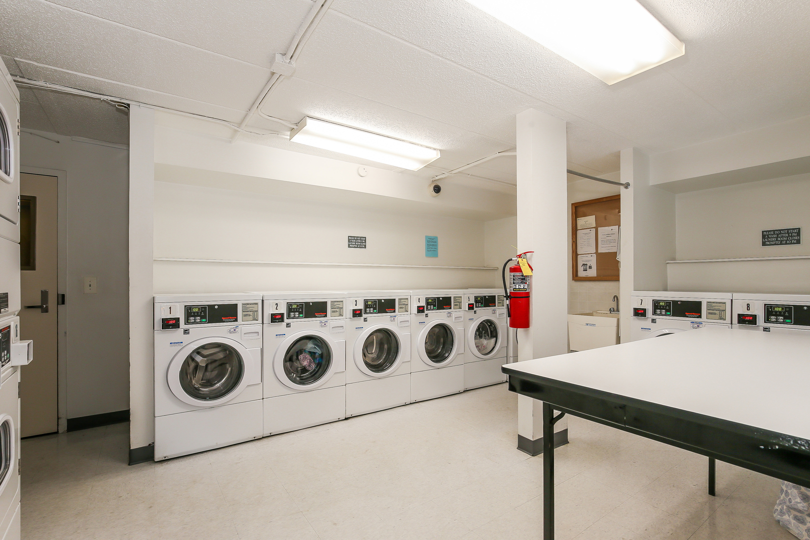 711 West Gordon Terrace, Unit 503 Chicago, IL 60613 - Photo 11 of 14