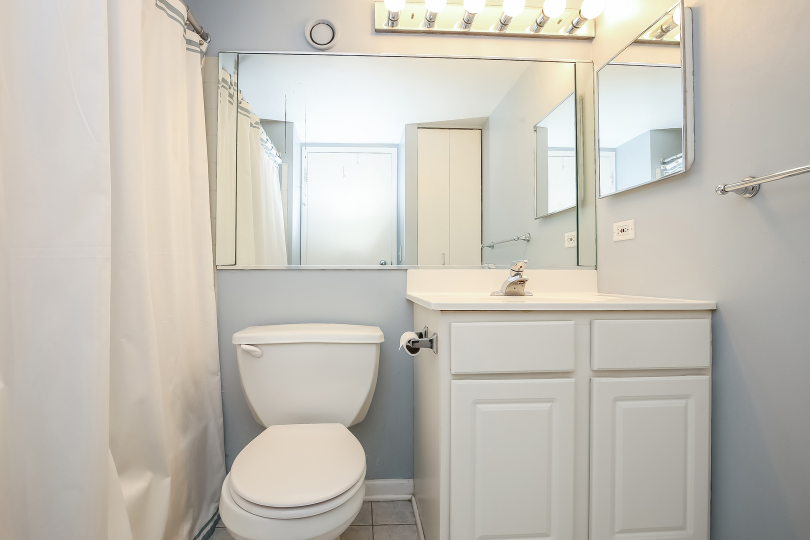 711 West Gordon Terrace, Unit 503 Chicago, IL 60613 - Photo 8 of 14