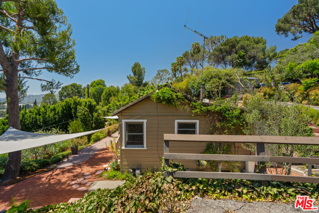 3104 Roderick Place Los Angeles, CA 90065 - Photo 19 of 31 Gallery Image 19
