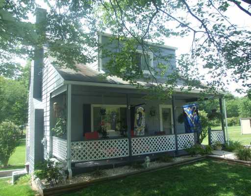 348 Boggs Road Imperial, PA 15126 - Photo 3 of 17 Exterior Front.