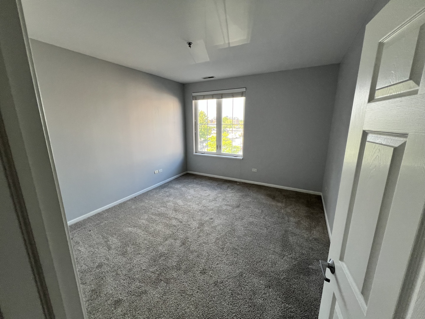 625 Deerfield Road, Unit 317 Deerfield, IL 60015 - Photo 8 of 9 a view of room and window
