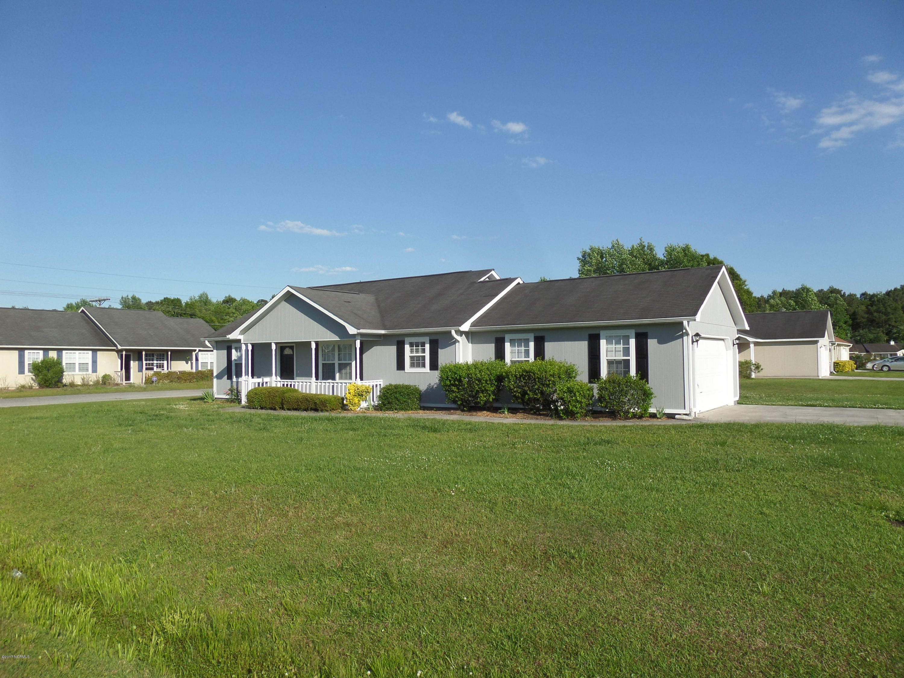 401 Sumrell Way Hubert, NC 28539 - Photo 4 of 26