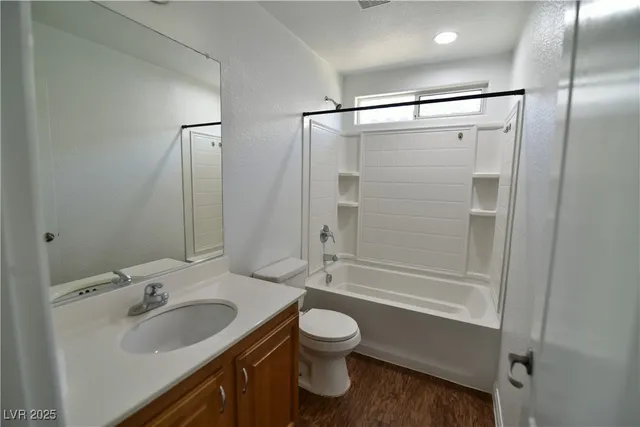 $2,095 | 4198 Apple Oak Court, Las Vegas, NV 89115