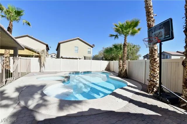 $2,095 | 4198 Apple Oak Court, Las Vegas, NV 89115