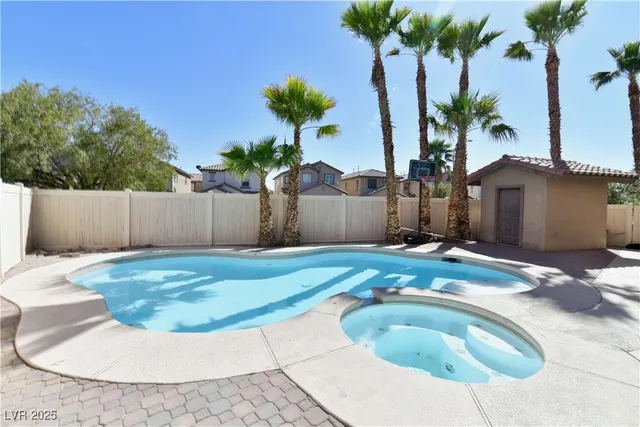 $2,095 | 4198 Apple Oak Court, Las Vegas, NV 89115