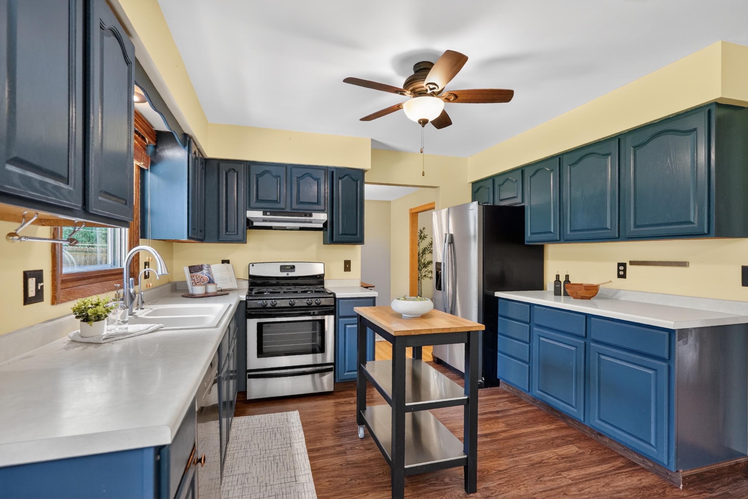 5717 Piping Rock Road Madison, WI 53711 - Photo 14 of 55