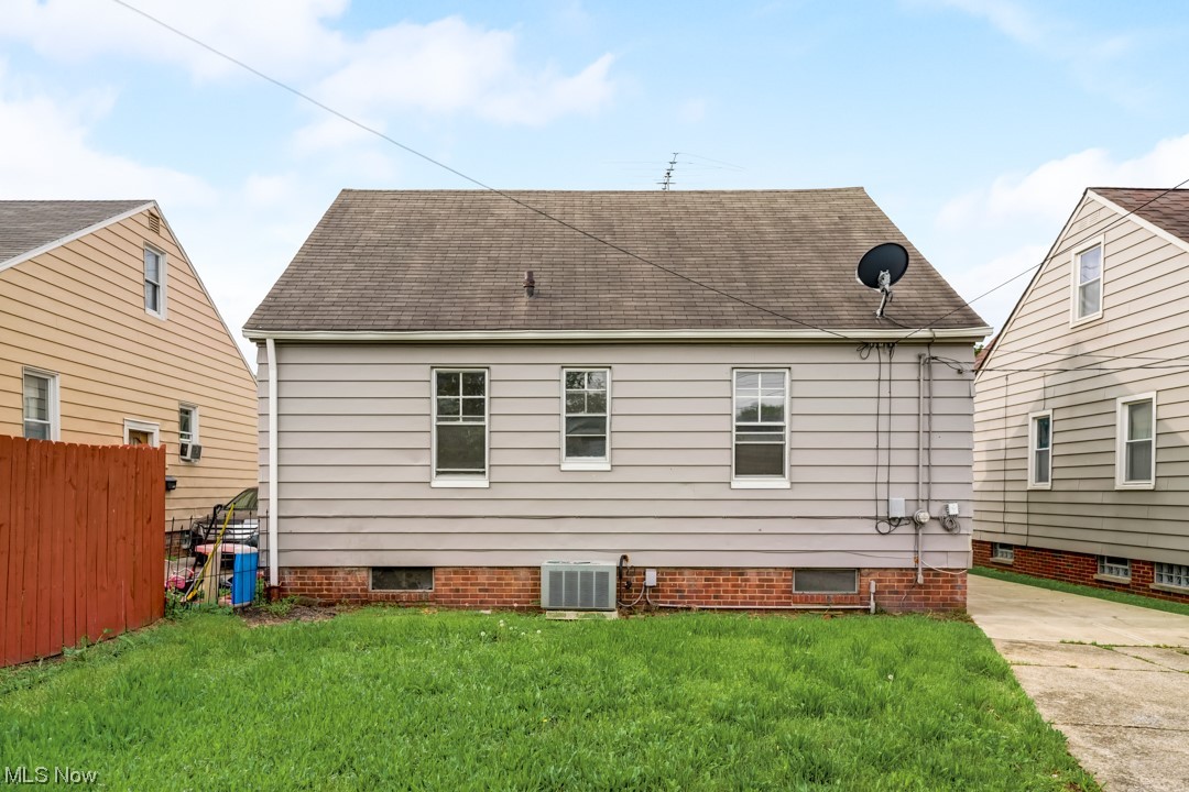 6402 Snow Road Parma, OH 44129 - Photo 24 of 35