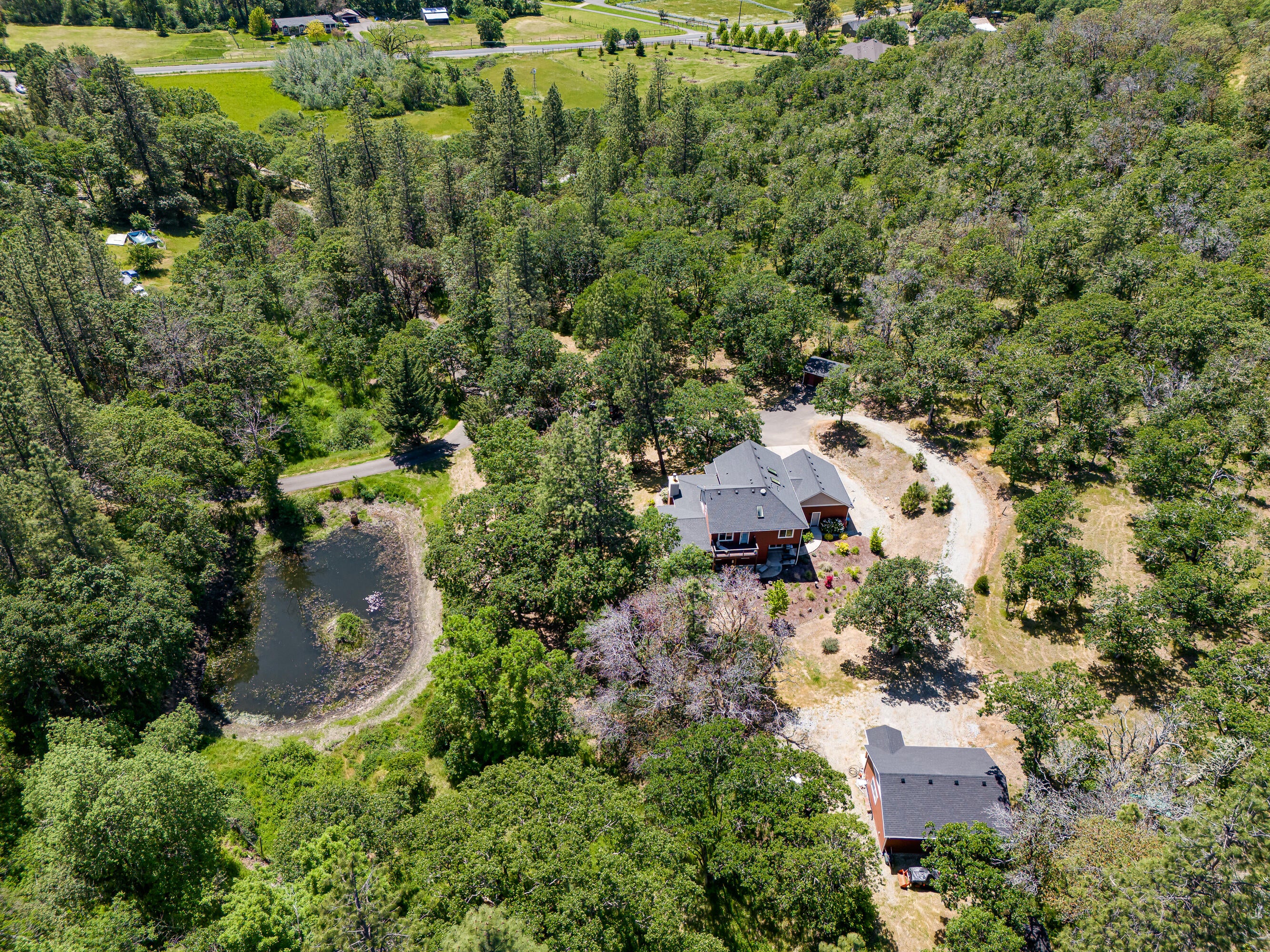 6036 Old Stage Road Central Point, OR 97502 - Photo 41 of 44 10